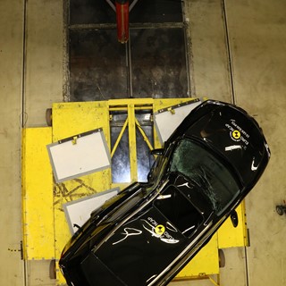 Lexus RX - Pole crash test 2015 - after crash