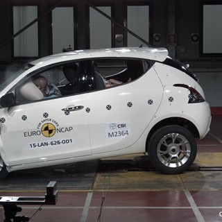 Lancia Ypsilon - Frontal Offset Impact test 2015