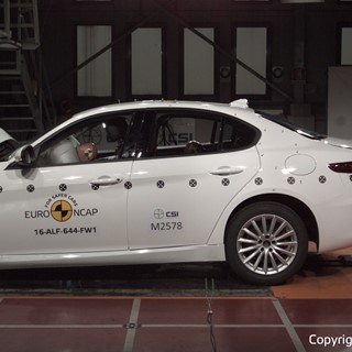 Alfa Romeo Giulia- Frontal Full Width test 2016