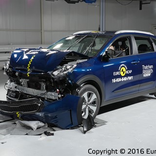 Kia Niro - Frontal Full Width test 2016 - after crash