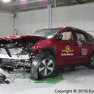 Kia Niro - Frontal Offset Impact test 2016 - after crash