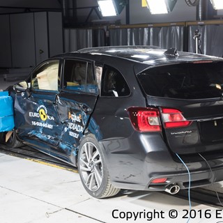 Subaru Levorg - Side crash test 2016 - after crash