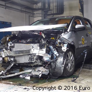 Peugeot 3008 - Frontal Full Width test 2016 - after crash