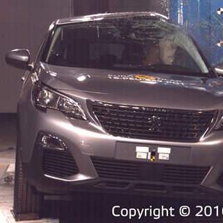 Peugeot 3008 - Pole crash test 2016