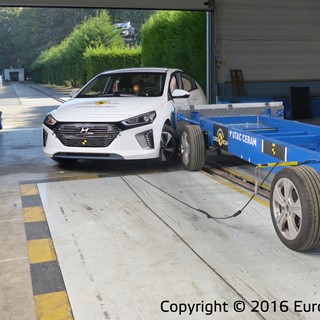 Hyundai Ioniq  - Side crash test 2016 - after crash