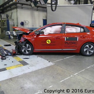 Hyundai Ioniq- Frontal Offset Impact test 2016 - after crash