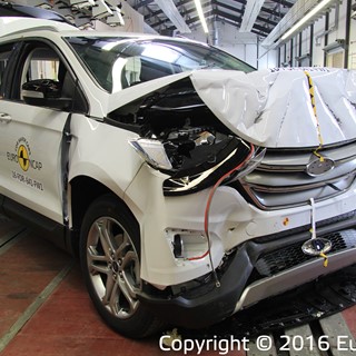 Ford Edge - Frontal Full Width test 2016 - after crash