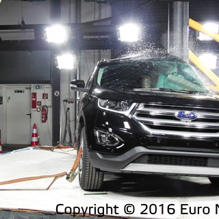 Ford Edge- Pole crash test 2016