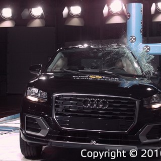 Audi Q2 - Pole crash test 2016