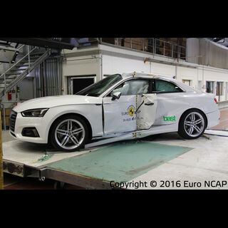 Audi A5  - Pole crash test 2015 - after crash