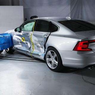 Volvo S90  - Side crash test 2017 - after crash