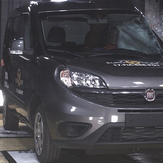 Fiat Doblo  - Pole crash test 2017