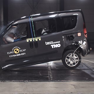 Fiat Doblo  - Frontal Offset Impact test 2017