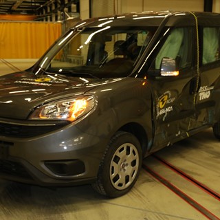 Fiat Doblo  - Side crash test 2017