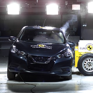 Nissan Micra - Side crash test 2017