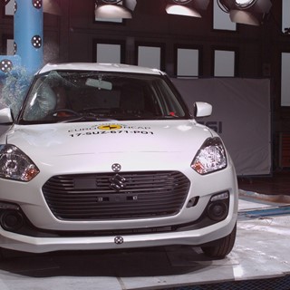 Suzuki Swift - Pole crash test 2017