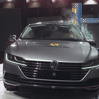 VW Arteon - Pole crash test 2017