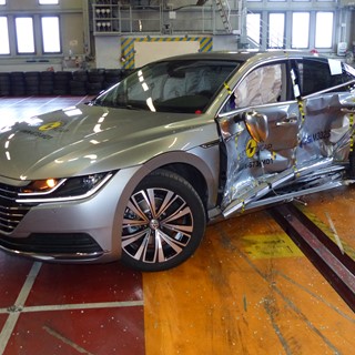 VW Arteon  - Side crash test 2017-after crash