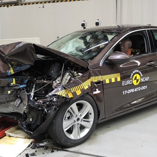 Opel Insignia- Frontal Offset Impact test 2017 - after crash