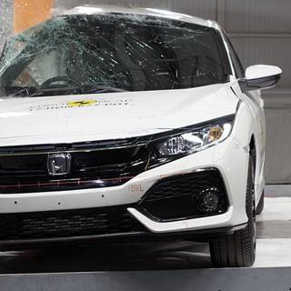 Honda Civic - Pole crash test 2017