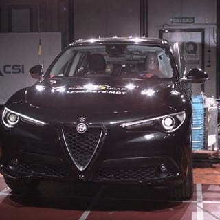 Alfa Romeo Stelvio  - Side crash test 2017