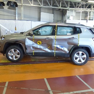 Jeep Compass  - Side crash test 2017-after crash