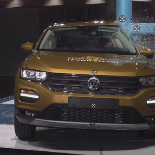 VW T Roc - Pole crash test 2017