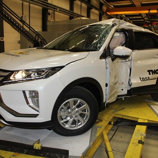 Mitsubishi Eclipse Cross - Pole crash test 2017 - after crash