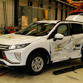 Mitsubishi Eclipse Cross - Side crash test 2017 - after crash