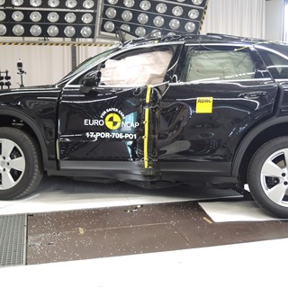 Porsche Cayenne - Pole crash test 2017 - after crash