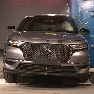 DS 7 Crossback - Pole crash test 2017