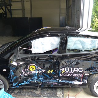 Opel Karl - Side crash test 2017 - after crash