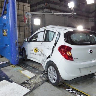 Opel Karl - Pole crash test 2017 - after crash