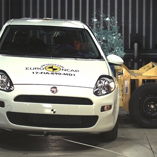 Fiat Punto - Side crash test 2017