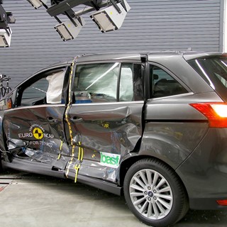 Ford Grand C-MAX - Side crash test 2017 - after crash