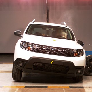 Dacia Duster - Side crash test 2017