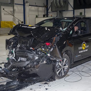 Nissan LEAF - Frontal Full Width test 2018 - after crash