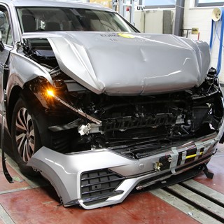 VW Touareg - Frontal Full Width test 2018 - after crash