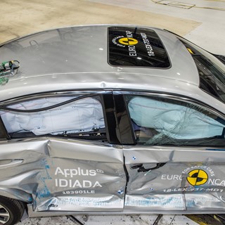 Lexus ES - Side crash test 2018 - after crash