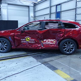 Mazda 6 - Side crash test 2018 - after crash