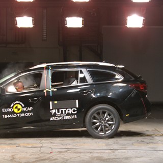 Mazda 6 - Frontal Offset Impact test 2018