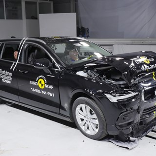 Volvo V60 - Frontal Full Width test 2018 - after crash