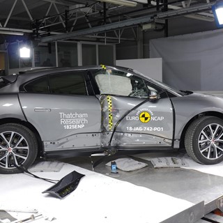 Jaguar I-PACE - Pole crash test 2018 - after crash