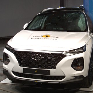 Hyundai Santa Fe - Pole crash test 2018