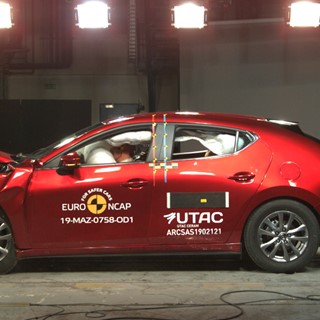 Mazda 3 - Frontal Offset Impact test 2019