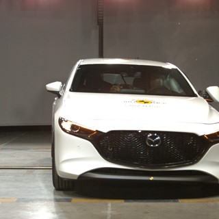 Mazda 3 - Side crash test 2019