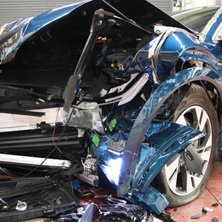 Audi e-tron - Frontal Offset Impact test 2019 - after crash