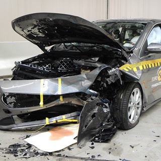 Mercedes-Benz B-Class - Frontal Offset Impact test 2019 - after crash