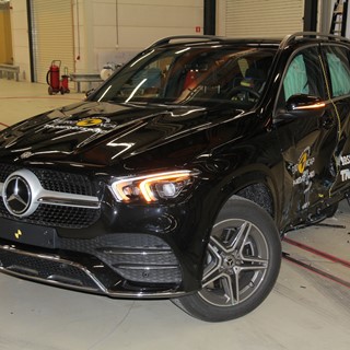 Mercedes-Benz GLE - Side crash test 2019 - after crash