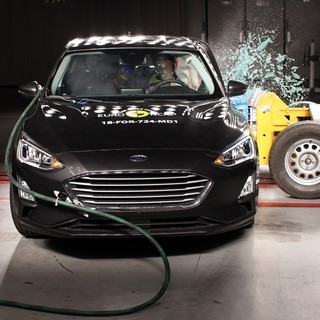 Ford Focus - Side crash test 2018